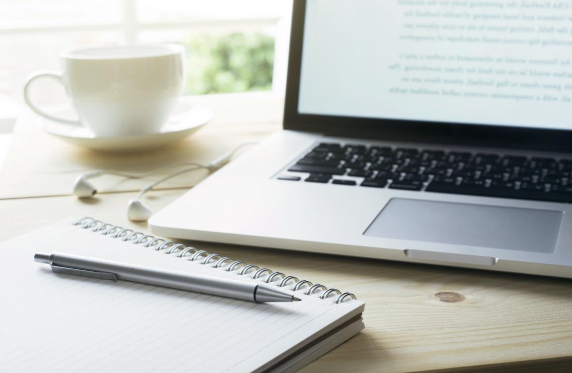 Interface de Elaminovaryst mostrando herramientas de análisis financiero en uso real